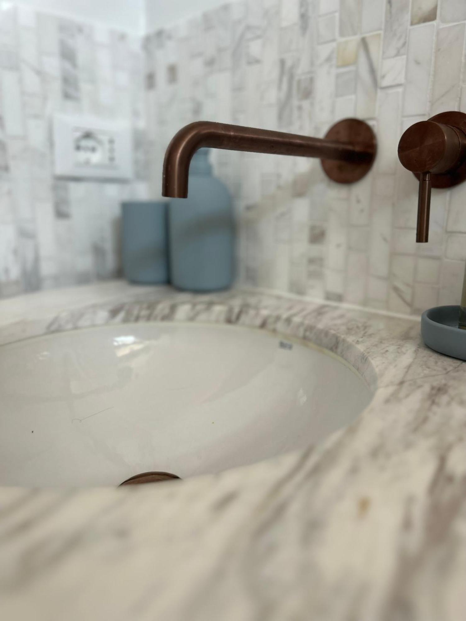 Design Home At Garda Lake 代森扎诺-德尔加达 外观 照片